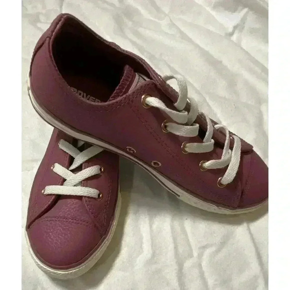 Chuck Taylor Leather Maroon Raspberry Low Youth Kids Size 4 New - Picture 1 of 7